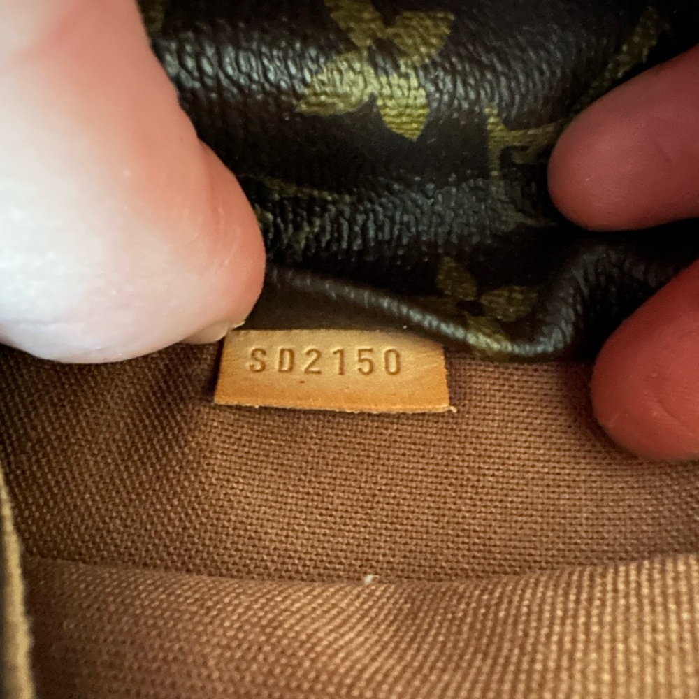 Louis Vuitton Totally MM - Picture 10 of 16